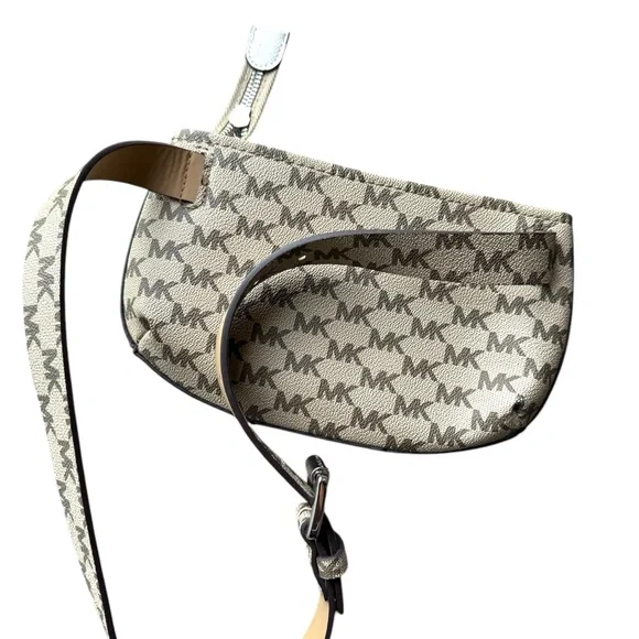 Michael Kors Tan and White Women's Belt Fanny Bag SM Size - Picture 7 of 8